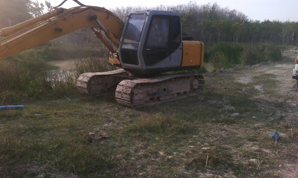 รถขุดSHซูมิโตโม. ขนาด120 เอกสารอินวอยน์...รถสภาพดี เอวดีเครื่องดี รุ่นใหนลองดูรถพร้อมใช้