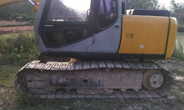 รถขุดSHซูมิโตโม. ขนาด120 เอกสารอินวอยน์...รถสภาพดี เอวดีเครื่องดี รุ่นใหนลองดูรถพร้อมใช้