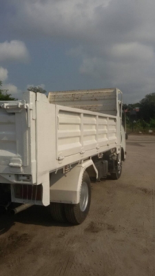 ขายอีซูซุ NMR หกล้อดั้ม 130 แรงม้า