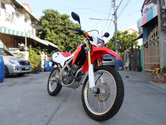 ยังไงก็ขาย CRF 250 ปี 55 สตาร์ทมือ สวยๆ สภาพนางฟ้า เก่าเก็บ เอาสารชุดโอนครบ พร้อมใช้งาน
