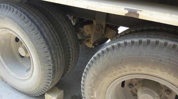 รถฮีโน่ 12 ล้อ หัวลาก 380 แรงม้า. ปี 57  ( ขายแม่ , ลูก )   สนใจติดต่อ  081 - 6079515