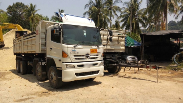 รถฮีโน่ 12 ล้อ หัวลาก 380 แรงม้า. ปี 57  ( ขายแม่ , ลูก )   สนใจติดต่อ  081 - 6079515