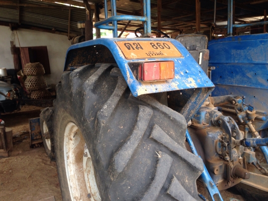 ขายรถไถFORD 1 เพลา เสื้อลาย เลขเกียร์ EONN-7006-FA ท้ายเบาะ EONN501-EA รถสวยสภาพดีพร้อมใช้งาน อุปกรณ์ครบพร้อม มีใบมีดดันหน้า ผาน7สภาพดีมากพร้อมใช้งาน ทะเบียนพร้อมโอน เครื่องแห้งแรงดี ระบบไฮดรอลิกส์ดี  ราคา 348,000บาท คูณ ชัยยา อ.สตึก โทร 089-8451887 081-9