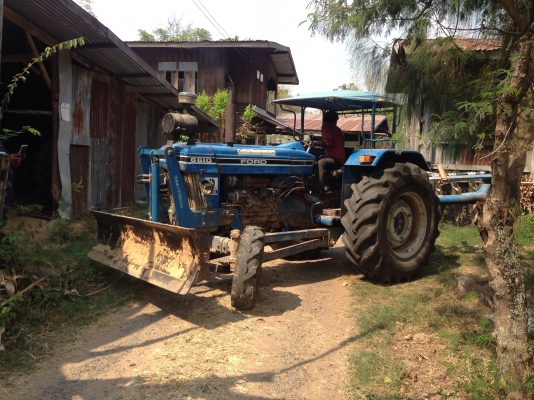ขายรถไถFORD 1 เพลา เสื้อลาย เลขเกียร์ EONN-7006-FA ท้ายเบาะ EONN501-EA รถสวยสภาพดีพร้อมใช้งาน อุปกรณ์ครบพร้อม มีใบมีดดันหน้า ผาน7สภาพดีมากพร้อมใช้งาน ทะเบียนพร้อมโอน เครื่องแห้งแรงดี ระบบไฮดรอลิกส์ดี  ราคา 348,000บาท คูณ ชัยยา อ.สตึก โทร 089-8451887 081-9