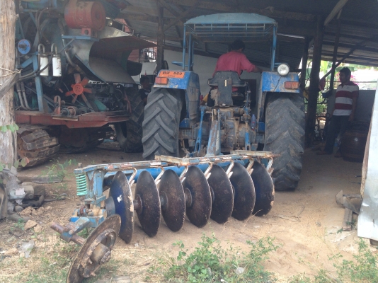 ขายรถไถFORD 1 เพลา เสื้อลาย เลขเกียร์ EONN-7006-FA ท้ายเบาะ EONN501-EA รถสวยสภาพดีพร้อมใช้งาน อุปกรณ์ครบพร้อม มีใบมีดดันหน้า ผาน7สภาพดีมากพร้อมใช้งาน ทะเบียนพร้อมโอน เครื่องแห้งแรงดี ระบบไฮดรอลิกส์ดี  ราคา 348,000บาท คูณ ชัยยา อ.สตึก โทร 089-8451887 081-9