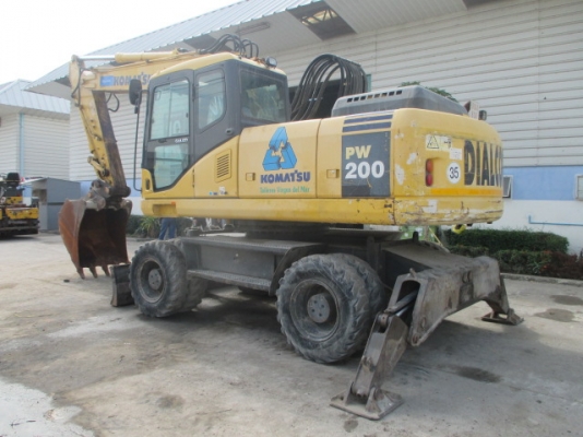 รถขุดล้อยาง KOMATSU PW200-7K รถนอกนำเข้า