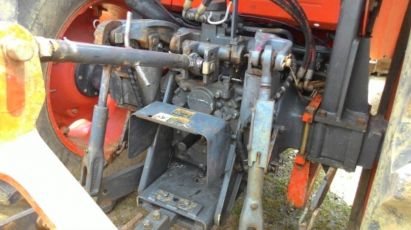 ขายรถไถ KUBOTA  M8540  มีดันหน้า ผาน4 รถอยู่ อ.แกลง ระยอง สนใจโทรสอบถาม 0818618678 ราคา 580,000