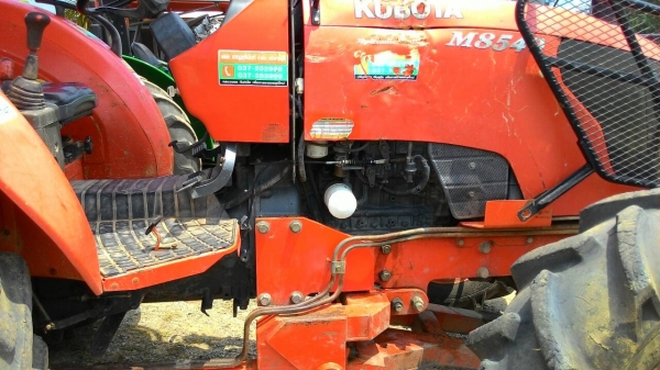 ขายรถไถ KUBOTA  M8540  มีดันหน้า ผาน4 รถอยู่ อ.แกลง ระยอง สนใจโทรสอบถาม 0818618678 ราคา 580,000