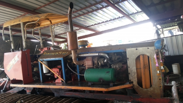 ขายด่วนรถตีดินไทยเจริญตัวเดิน 12HT เครื่อง P11 320 เเรงปั้มไดกิ้นเบอร์22 รถพร้อมใช้ขายถูกๆเครื่องดีปั้มเเรงช่วงล่างสายเต็มรถพร้อมใช้เจ้าของขายเองเพราะลูกน้องเเกแลเจ้าของใช้รักษาดีเครื่องเเน่นปั้มเเรงพร้อมตี  โทรติดต่อเข้าดูทดลองขับต่อลองราคากับเจ้าขอ