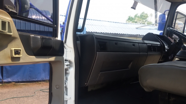 ขายรถ 6 ล้อใหญ่ HINO สิงไฮเทคFF3H195แรงม้า สภาพสวยเดิม เครื่องดี คัชชีสวย เดิม กระจกไฟฟ้า แอร์เย็น ยาว7.20เมตร รถห้างแท้ กะบะไม้สวย พร้อมใช้งานเลยครับ ม ขายรถ 6 ล้อใหญ่ HINO สิงไฮเทคFF3H195แรงม้า สภาพสวยเดิม เครื่องดี คัชชีสวย เดิม กระจกไฟฟ้า แอร์เย็น ยาว7.20เมตร รถห้างแท้ กะบะไม้สวย พร้อมใช้งานเลยครับ ม