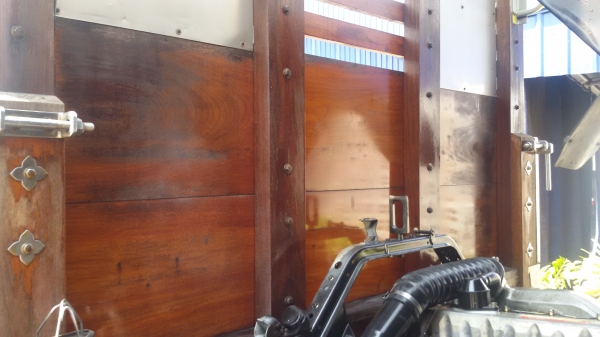 ขายรถ 6 ล้อใหญ่ HINO สิงไฮเทคFF3H195แรงม้า สภาพสวยเดิม เครื่องดี คัชชีสวย เดิม กระจกไฟฟ้า แอร์เย็น ยาว7.20เมตร รถห้างแท้ กะบะไม้สวย พร้อมใช้งานเลยครับ ม ขายรถ 6 ล้อใหญ่ HINO สิงไฮเทคFF3H195แรงม้า สภาพสวยเดิม เครื่องดี คัชชีสวย เดิม กระจกไฟฟ้า แอร์เย็น ยาว7.20เมตร รถห้างแท้ กะบะไม้สวย พร้อมใช้งานเลยครับ ม