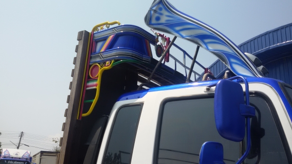 ขายรถ 6 ล้อใหญ่ HINO สิงไฮเทคFF3H195แรงม้า สภาพสวยเดิม เครื่องดี คัชชีสวย เดิม กระจกไฟฟ้า แอร์เย็น ยาว7.20เมตร รถห้างแท้ กะบะไม้สวย พร้อมใช้งานเลยครับ ม ขายรถ 6 ล้อใหญ่ HINO สิงไฮเทคFF3H195แรงม้า สภาพสวยเดิม เครื่องดี คัชชีสวย เดิม กระจกไฟฟ้า แอร์เย็น ยาว7.20เมตร รถห้างแท้ กะบะไม้สวย พร้อมใช้งานเลยครับ ม