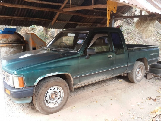 ขายรถกระบะ โตโยต้า ปี.33 เครื่อง.2400 ตามวภาพ รถใช้งานอยู่ สนใจโทน.084-9206030