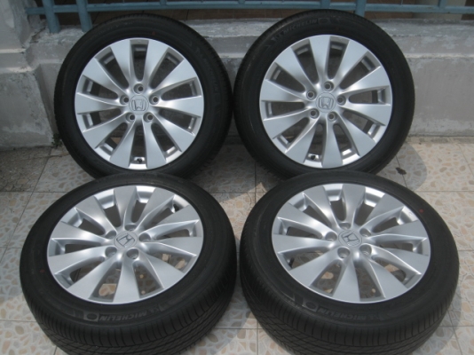 ขายล้อแม็กป้ายแดง accord g9 17"x7.5" et55 5 รู 114.3 ยาง michelin primacy 3st 225/50r17 ยางผลิตสัปดาห์ที่ 43 ปี 2014 ริ้วที่หน้ายางมีทุกเส้นครับ crv g1-g2 , vigo , camry, innova ก็ใส่ได้ครับ ขายทั้งชุด 23,500 บาทครับ สนใจติดต่อเล็กคลองสามครับ 08 ขายล้อแม็กป้ายแดง accord g9 17"x7.5" et55 5 รู 114.3 ยาง michelin primacy 3st 225/50r17 ยางผลิตสัปดาห์ที่ 43 ปี 2014 ริ้วที่หน้ายางมีทุกเส้นครับ crv g1-g2 , vigo , camry, innova ก็ใส่ได้ครับ ขายทั้งชุด 23,500 บาทครับ สนใจติดต่อเล็กคลองสามครับ 08