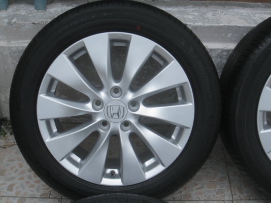 ขายล้อแม็กป้ายแดง accord g9 17"x7.5" et55 5 รู 114.3 ยาง michelin primacy 3st 225/50r17 ยางผลิตสัปดาห์ที่ 43 ปี 2014 ริ้วที่หน้ายางมีทุกเส้นครับ crv g1-g2 , vigo , camry, innova ก็ใส่ได้ครับ ขายทั้งชุด 23,500 บาทครับ สนใจติดต่อเล็กคลองสามครับ 08 ขายล้อแม็กป้ายแดง accord g9 17"x7.5" et55 5 รู 114.3 ยาง michelin primacy 3st 225/50r17 ยางผลิตสัปดาห์ที่ 43 ปี 2014 ริ้วที่หน้ายางมีทุกเส้นครับ crv g1-g2 , vigo , camry, innova ก็ใส่ได้ครับ ขายทั้งชุด 23,500 บาทครับ สนใจติดต่อเล็กคลองสามครับ 08