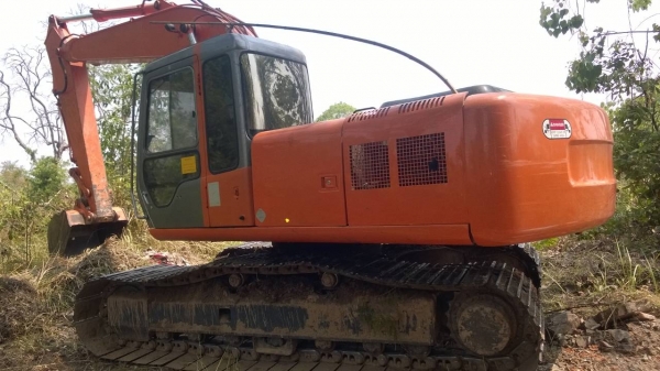 ขาย HITASHI EX200-3ไฟฟ้าครบ โซ่ช่วงล่างสวย แอร์เย็นรถพร้อมลุยงาน เอกสารเล่มทะเบียน