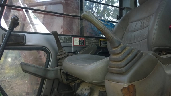 ขาย HITASHI EX200-3ไฟฟ้าครบ โซ่ช่วงล่างสวย แอร์เย็นรถพร้อมลุยงาน เอกสารเล่มทะเบียน