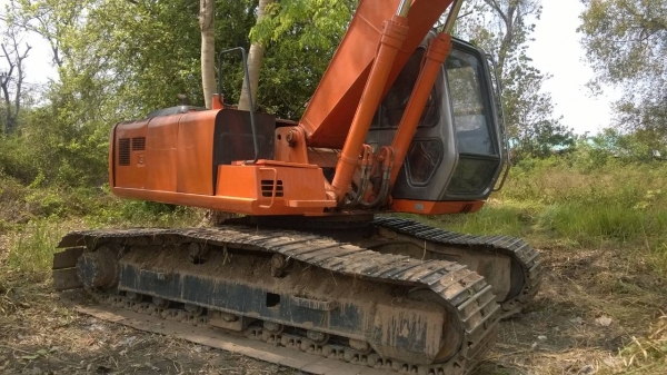 ขาย HITASHI EX200-3ไฟฟ้าครบ โซ่ช่วงล่างสวย แอร์เย็นรถพร้อมลุยงาน เอกสารเล่มทะเบียน