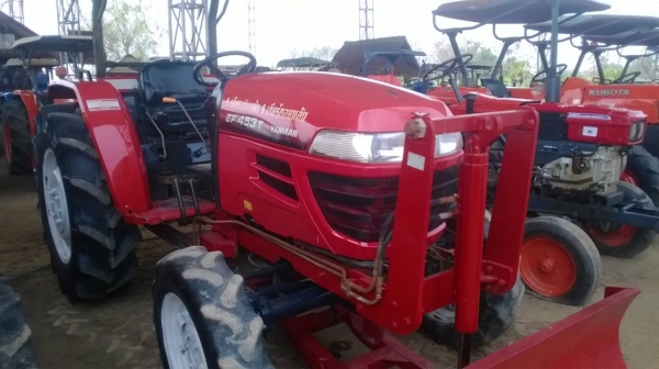 ขายรถไถยันม้า45แรงราคา295000บาทมีไบมีดหน้าทเบียนพร้อมพร้อมใช้งานรถอยู่ว้งบัว อคลองขลุง จ กำแพงเพชรสนใจโทร0813655887อำพร พาเจริญราคานื้ยังต่อรองได้อืกนะครับ