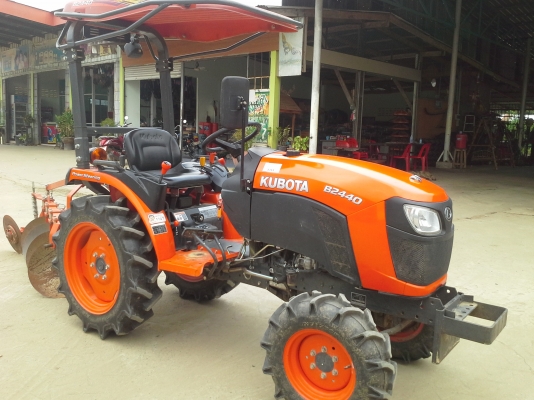 ขาย แทรกเตอร์ KUBOTA B2440 สภาพ 90\% 2xx ช.ม