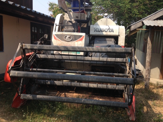 ขายรถเกี่ยวข้าว DC 70 ปี 55