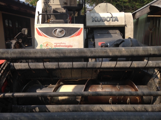 ขายรถเกี่ยวข้าว DC 70 ปี 55