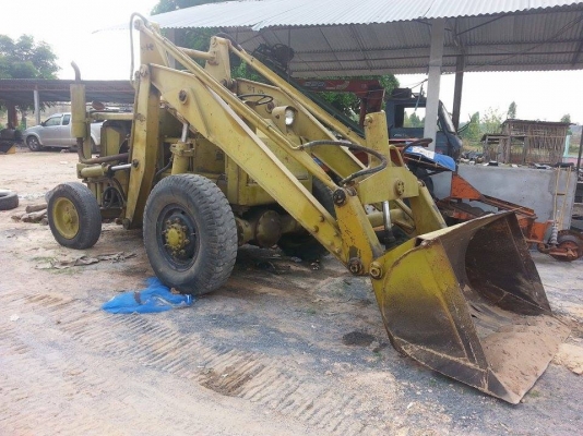 ขายรถตักล้อยางสภาพพร้อมใช้งาน เครื่องดี ช่วงล่างดี ระบบไฮดรอริกดีพร้อมใช้งาน สนใจโทร 090-8588220คุณนะ 093-3258446คุณบิวตี้ ID:narong498 หรือ www.truck.in.th/498 หรือfb:ณรงค์ ซื้อขายรถมือสอง(เว็บไซต์ส่วนตัว)