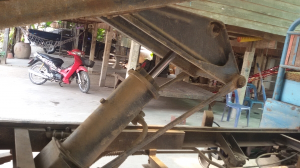 ขายรถอีแต๋นด้ำราคา195000บาท คัชชีหน้า5 พวงมไรเพราเวอร์  บรรณทุกได้6ตัน  เบลกลม กระบะยาว4.7เมตร  กะบอกด้ำใหญ่ พร้อมใช้งานรถอยู่ว้งบัว อคลองขลุง จ กำแพงเพชรสนใจโทร0813655887อำพร พาเจริญราคานื้ยังต่อรองได้อืกนะครับ