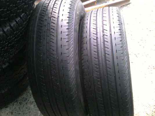215/70R15 BRIDGESTONE DURAVIS R611 สวยดอกยางหนา มี 2 เส้น ปี2012  TEL.081-427-3941