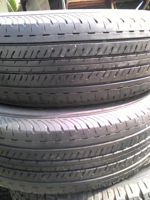 215/70R15 BRIDGESTONE DURAVIS R611 สวยดอกยางหนา มี 2 เส้น ปี2012  TEL.081-427-3941