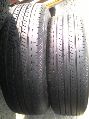 215/70R15 BRIDGESTONE DURAVIS R611 สวยดอกยางหนา มี 2 เส้น ปี2012  TEL.081-427-3941