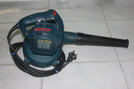 เครื่องเป่าลม bosch gbl 800e กำลัง 800วัตต์ สภาพพร้อมใช้ครับ