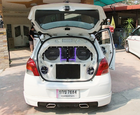 TOYOTA YARIS 1.5G  แต่งเครื่องเสียงแบบจัดเต็ม!!!