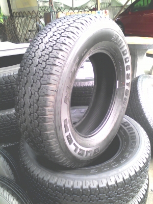 245/70R16 BRIDGE STONE DUELER H/T 689  มีชุด 4 เส้น ปี2013 สวยดอกยางหนา เสมอ ไม่มีปะ โทร.081-427-3941