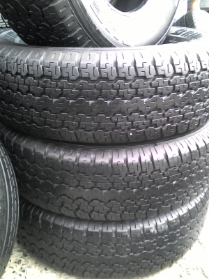245/70R16 BRIDGE STONE DUELER H/T 689  มีชุด 4 เส้น ปี2013 สวยดอกยางหนา เสมอ ไม่มีปะ โทร.081-427-3941