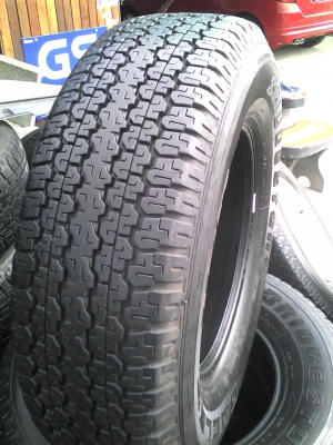 245/70R16 BRIDGE STONE DUELER H/T 689  มีชุด 4 เส้น ปี2013 สวยดอกยางหนา เสมอ ไม่มีปะ โทร.081-427-3941