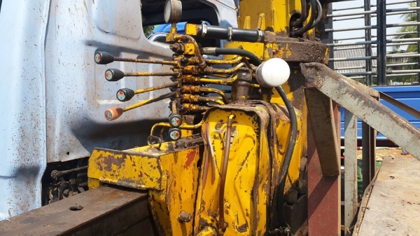 **270,000 บ.ต่อรอง///6ล้อติดเครน NPR-110** ขาย ISUZU NPR-110 6ล้อบรรทุก ติดเครน ISUZU NPR59L 4BE1-110 ฝาดำ ประกอบ เครื่องดี แรง ดี เกียร์สั้น เข้างง่าย ไม่หลุดครับ ช่วงล่างเดิม 5น็อต หน้า-หลัง คัสซีดี สวย ไม่ปะไม่ผุ กระบะเหล็กพื้นเรียบยาว4.30ม.สภาพดี พื้น **270,000 บ.ต่อรอง///6ล้อติดเครน NPR-110** ขาย ISUZU NPR-110 6ล้อบรรทุก ติดเครน ISUZU NPR59L 4BE1-110 ฝาดำ ประกอบ เครื่องดี แรง ดี เกียร์สั้น เข้างง่าย ไม่หลุดครับ ช่วงล่างเดิม 5น็อต หน้า-หลัง คัสซีดี สวย ไม่ปะไม่ผุ กระบะเหล็กพื้นเรียบยาว4.30ม.สภาพดี พื้น