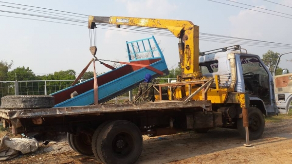 **270,000 บ.ต่อรอง///6ล้อติดเครน NPR-110** ขาย ISUZU NPR-110 6ล้อบรรทุก ติดเครน ISUZU NPR59L 4BE1-110 ฝาดำ ประกอบ เครื่องดี แรง ดี เกียร์สั้น เข้างง่าย ไม่หลุดครับ ช่วงล่างเดิม 5น็อต หน้า-หลัง คัสซีดี สวย ไม่ปะไม่ผุ กระบะเหล็กพื้นเรียบยาว4.30ม.สภาพดี พื้น **270,000 บ.ต่อรอง///6ล้อติดเครน NPR-110** ขาย ISUZU NPR-110 6ล้อบรรทุก ติดเครน ISUZU NPR59L 4BE1-110 ฝาดำ ประกอบ เครื่องดี แรง ดี เกียร์สั้น เข้างง่าย ไม่หลุดครับ ช่วงล่างเดิม 5น็อต หน้า-หลัง คัสซีดี สวย ไม่ปะไม่ผุ กระบะเหล็กพื้นเรียบยาว4.30ม.สภาพดี พื้น