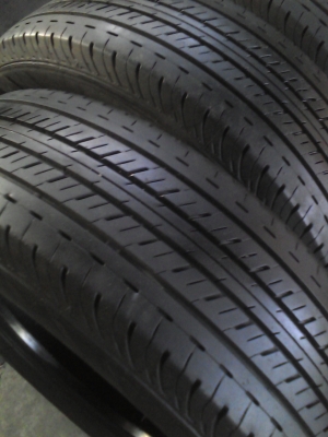 205/70R15 BRIDGESTONE DURAVIS R611 ปี2012  ชุด 4 เส้น ไม่มีปะ  TEL.081-427-3941