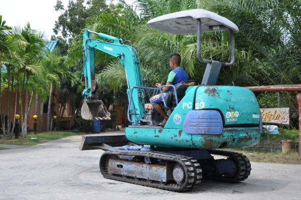 ขายแบคโฮkomatsu PC20-7 สวยเดิมจากญี่ปุ่น 290,000เท่านั้น!!