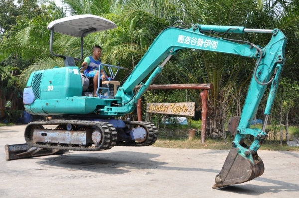 ขายแบคโฮkomatsu PC20-7 สวยเดิมจากญี่ปุ่น 290,000เท่านั้น!!