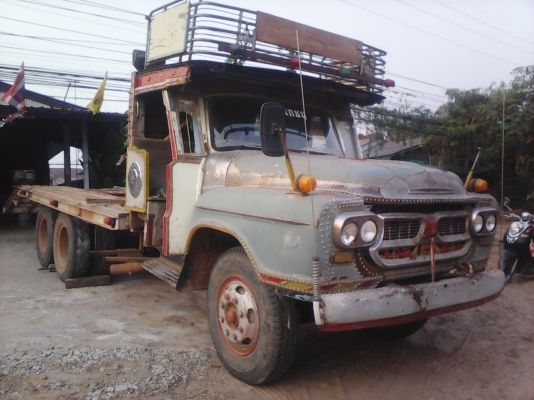 สิบล้อ อีซูซุ เพาเดียว EH700168แรงเทนเลอร์สภาพดี บรรทุกแม็กโฮ PC120