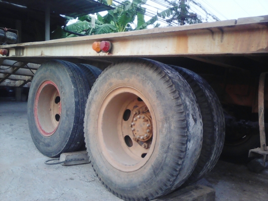 สิบล้อ อีซูซุ เพาเดียว EH700168แรงเทนเลอร์สภาพดี บรรทุกแม็กโฮ PC120