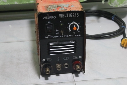 เครื่องเชื่อมไฟฟ้าอินเวอร์เตอร์ 2 ระบบ  welpro tig215 พร้อมใช้งานครับ