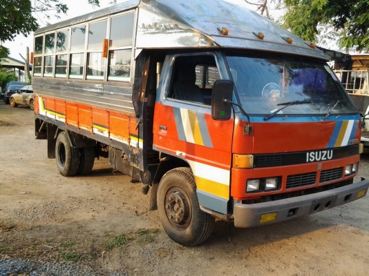 ขายNPR115รถห้าง กระบะหลังคาโดยสารสแตนเลส พร้อมเบาะนั้งเพลาหลังF