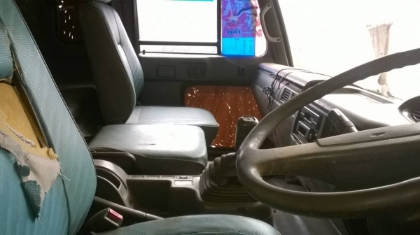 ขายรถล่อง 10 ล้อ เพลาเดียว NISSAN UD เครื่อง FE6-T เทอร์โบ 220 แรงม้า คัสซีสวยตลอดเส้น เบรคทิฟฟี่ เพาวเวอร์ ยางเรเดียลเต็มทั้ง 10 เส้น ทะเบียนพร้อมโอนครับ