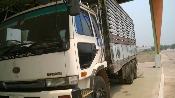 ขายรถล่อง 10 ล้อ เพลาเดียว NISSAN UD เครื่อง FE6-T เทอร์โบ 220 แรงม้า คัสซีสวยตลอดเส้น เบรคทิฟฟี่ เพาวเวอร์ ยางเรเดียลเต็มทั้ง 10 เส้น ทะเบียนพร้อมโอนครับ