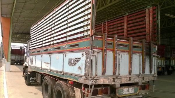 ขายรถล่อง 10 ล้อ เพลาเดียว NISSAN UD เครื่อง FE6-T เทอร์โบ 220 แรงม้า คัสซีสวยตลอดเส้น เบรคทิฟฟี่ เพาวเวอร์ ยางเรเดียลเต็มทั้ง 10 เส้น ทะเบียนพร้อมโอนครับ