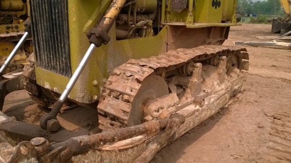 ขายแทรคเตอร์ KOMATSU D5 สภาพพร้อมใช้งาน ราคาถูก