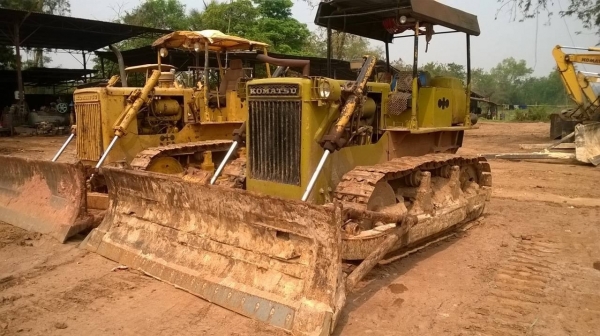 ขายแทรคเตอร์ KOMATSU D5 สภาพพร้อมใช้งาน ราคาถูก